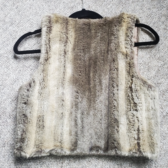 LE CHATEAU Fur Vest - Picture 2 of 5